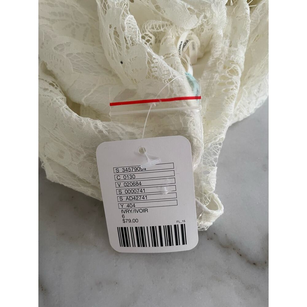 NWT Kimchi Blue Women’s Ivory Lace Sleeveless Open Back Dress size 6. - Picture 13 of 15